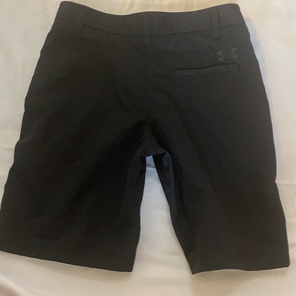 Under Armor Golf Shorts - Picture 3 of 3